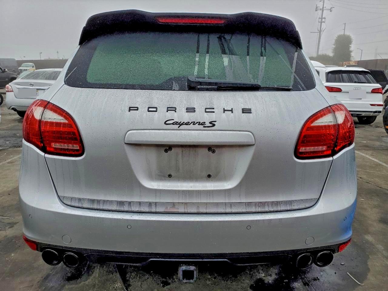 2011 PORSCHE CAYENNE S photo 6