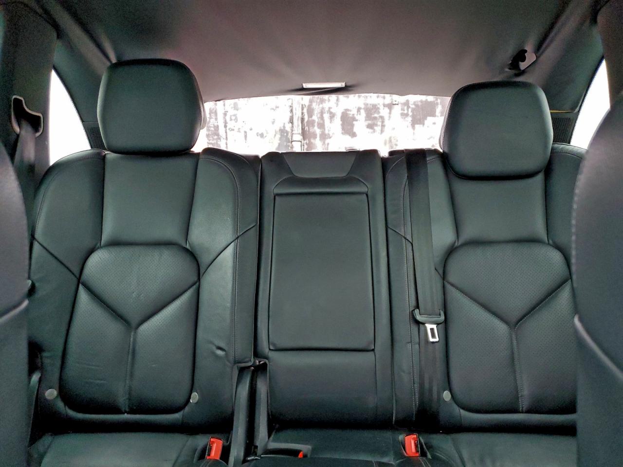 2011 PORSCHE CAYENNE S photo 10