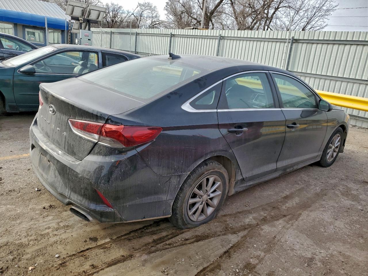 2018 HYUNDAI SONATA SE photo 5