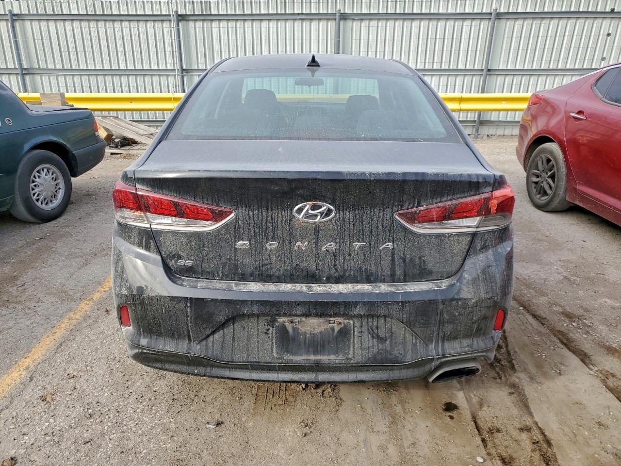 2018 HYUNDAI SONATA SE photo 11