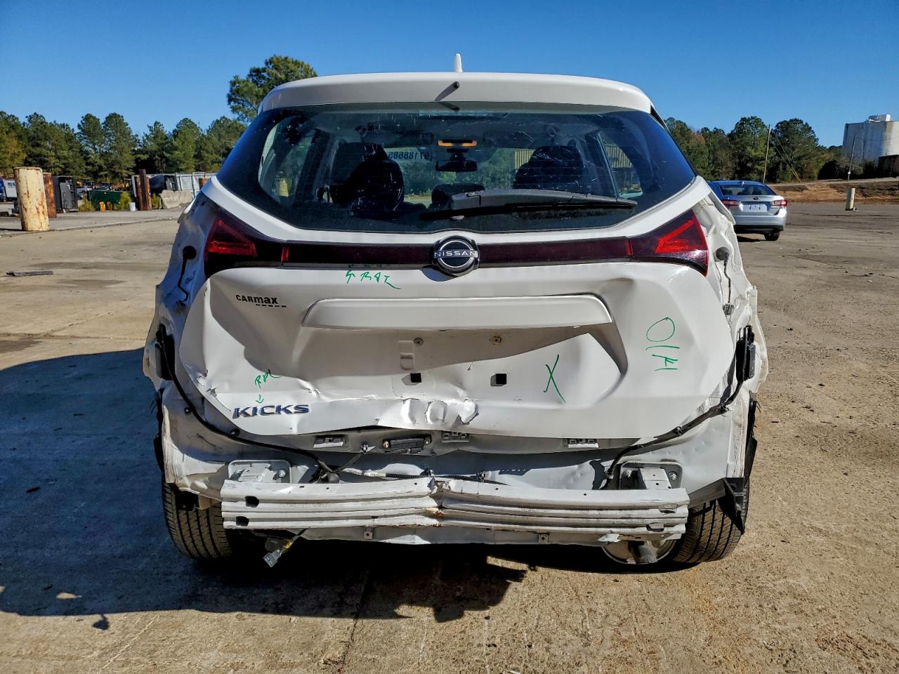 2022 NISSAN KICKS S photo 6