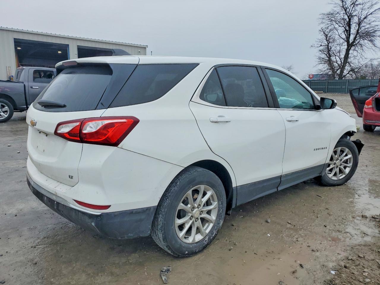 2021 CHEVROLET EQUINOX LT photo 3