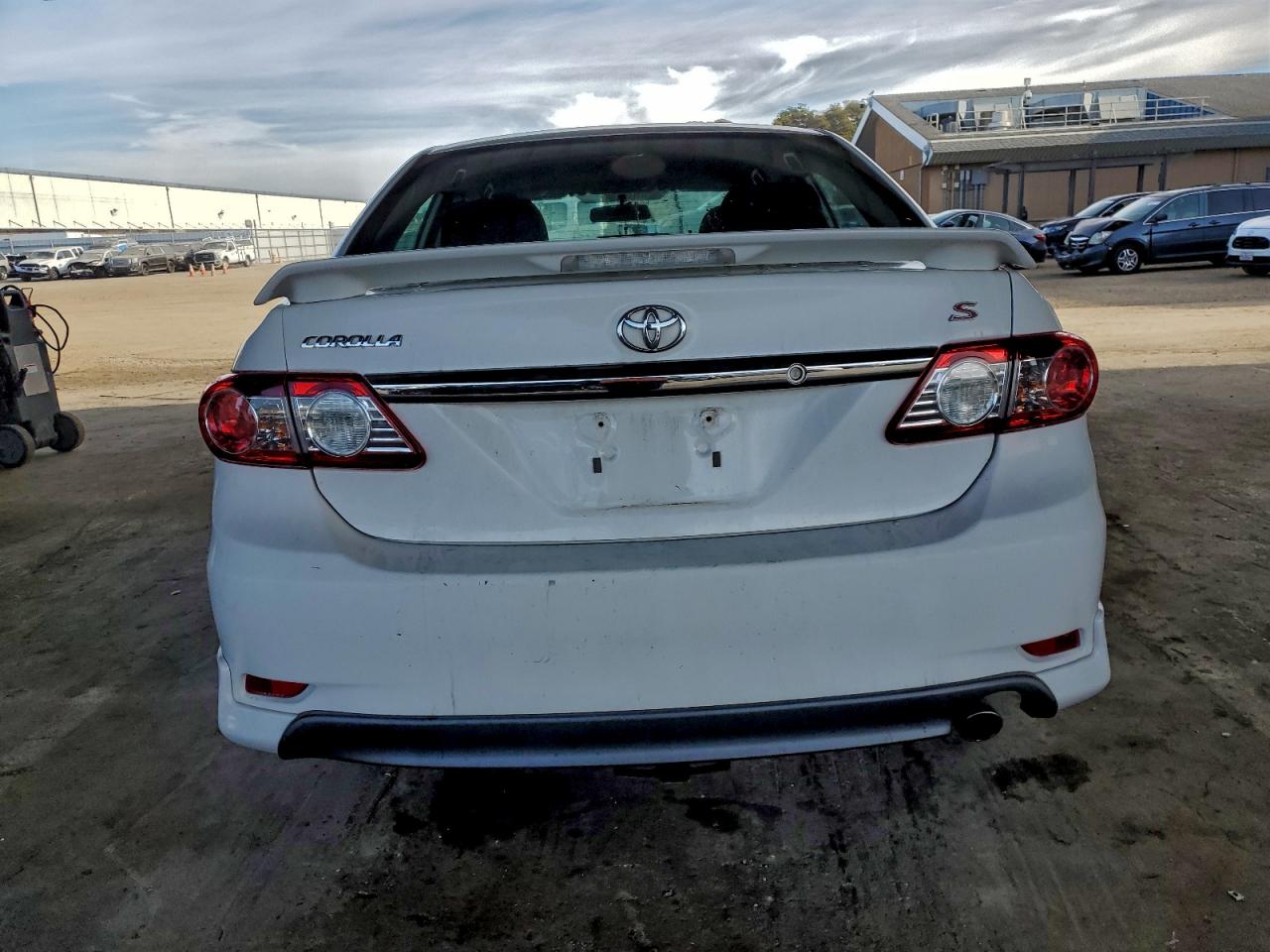 2011 TOYOTA COROLLA BASE photo 6
