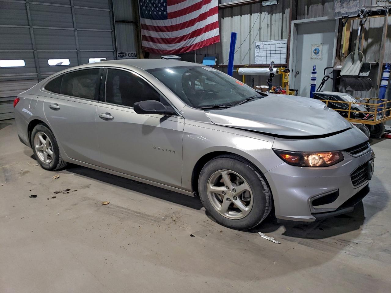 2018 CHEVROLET MALIBU LS photo 4