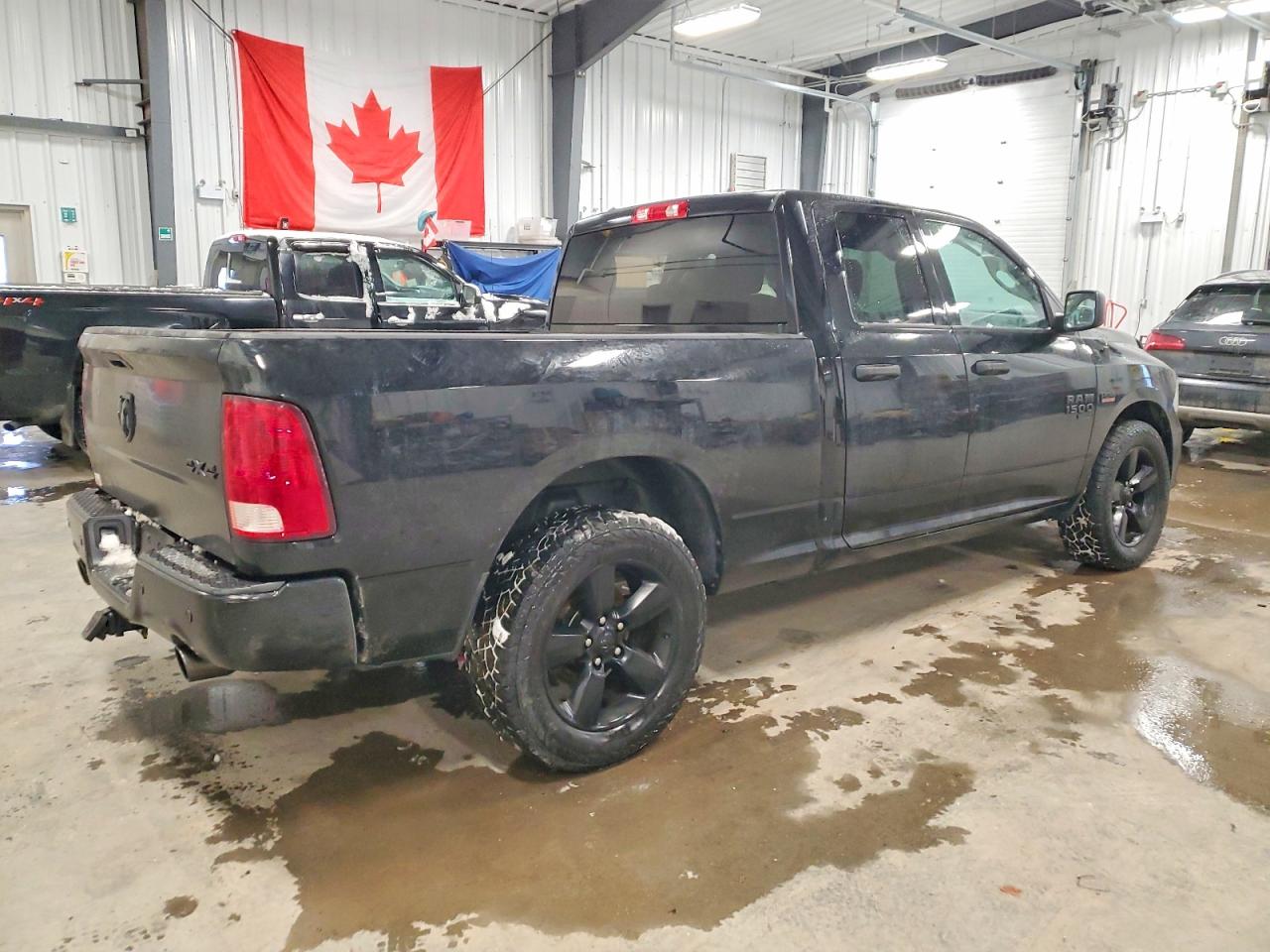 2022 RAM 1500 CLASSIC TRADESMAN photo 3