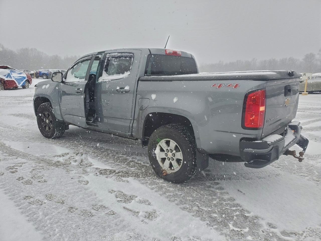 2018 CHEVROLET COLORADO photo 2