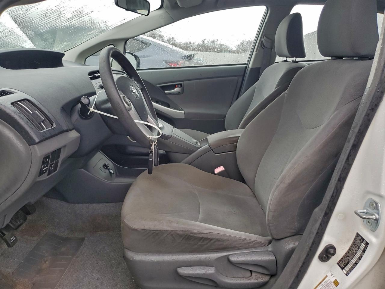 2010 TOYOTA PRIUS photo 7