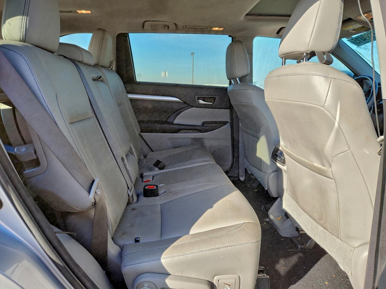 2016 TOYOTA HIGHLANDER XLE photo 11