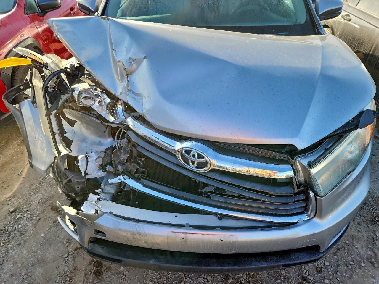 2016 TOYOTA HIGHLANDER XLE photo 12
