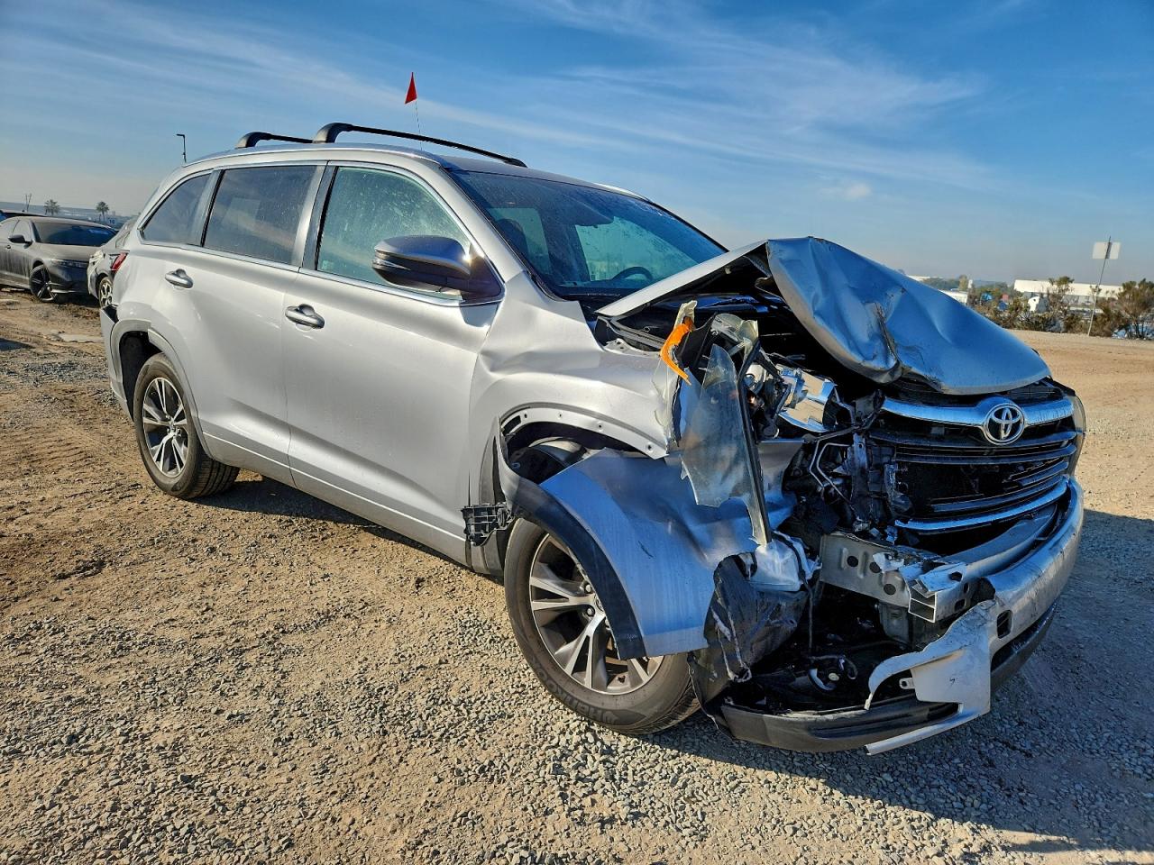 2016 TOYOTA HIGHLANDER XLE photo 4