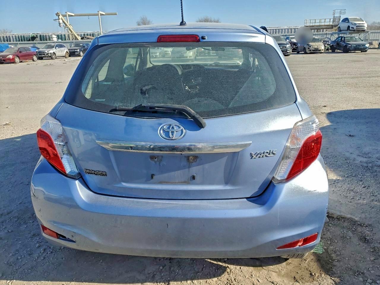 2014 TOYOTA YARIS photo 6