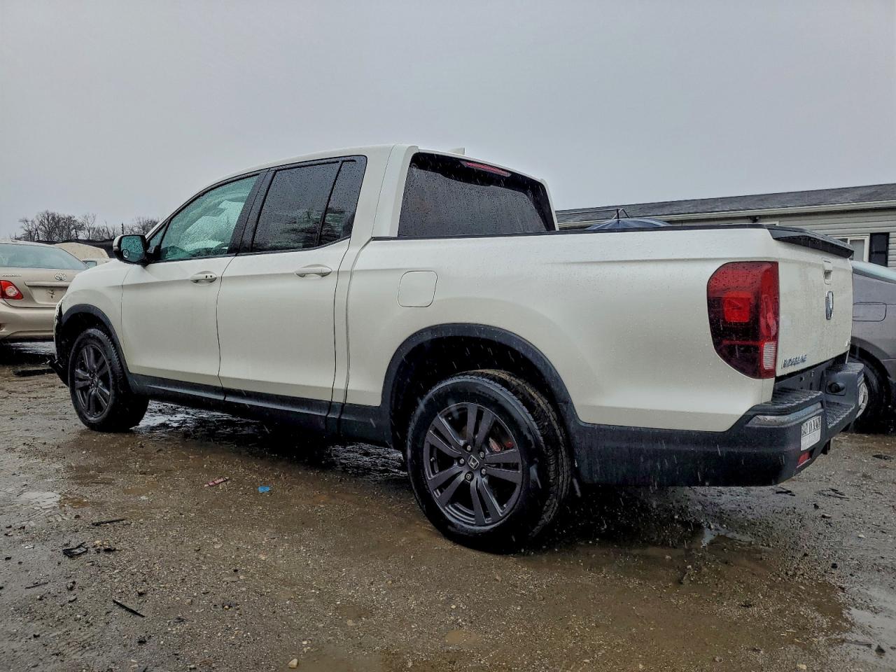 2019 HONDA RIDGELINE SPORT photo 2