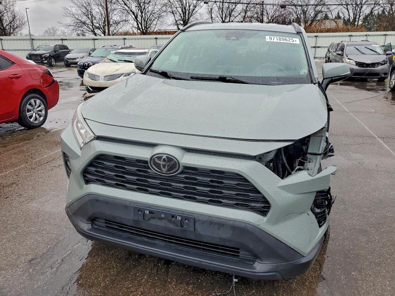 2021 TOYOTA RAV4 XLE photo 5