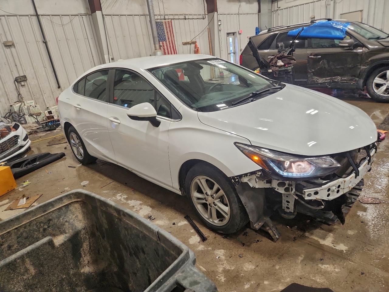 2016 CHEVROLET CRUZE LT photo 4