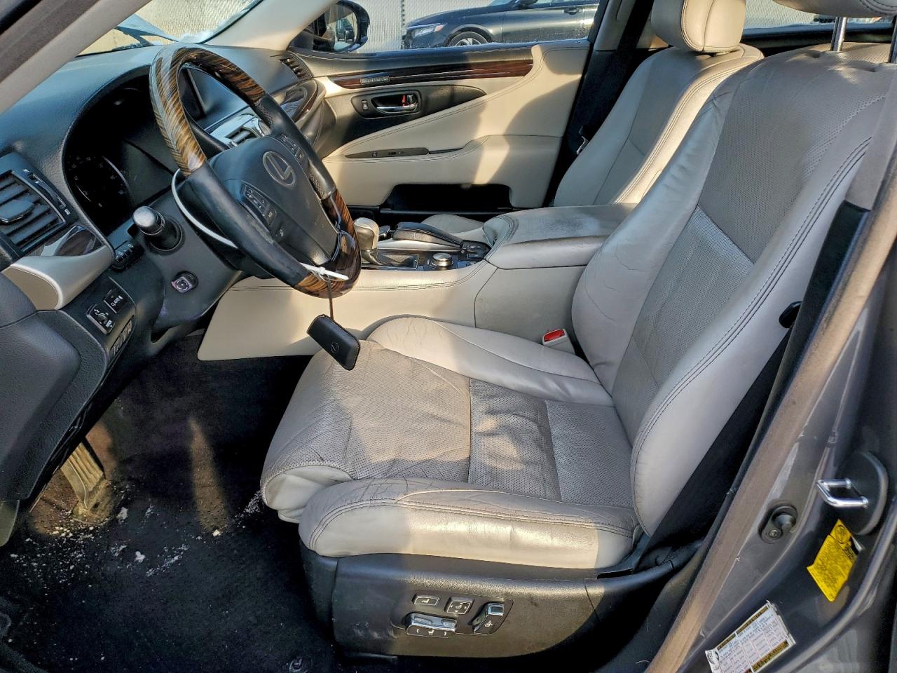 2014 LEXUS LS 460 photo 7