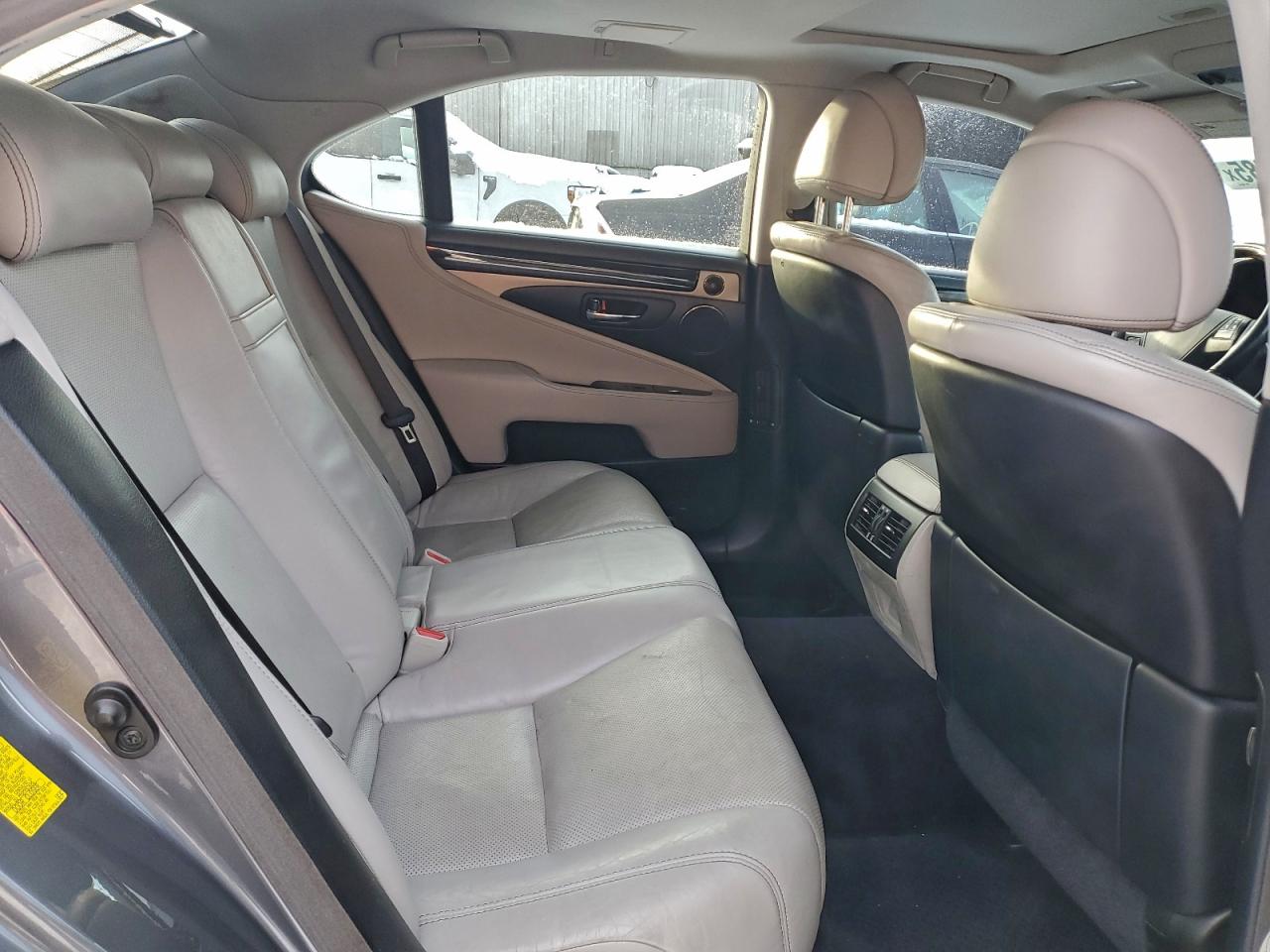 2014 LEXUS LS 460 photo 10