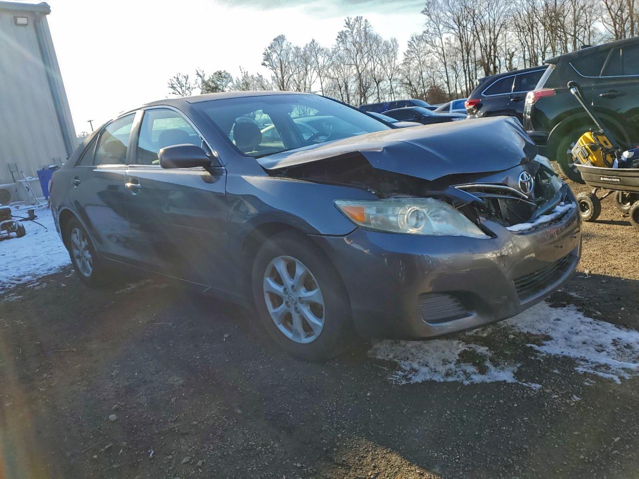 2011 TOYOTA CAMRY BASE photo 4