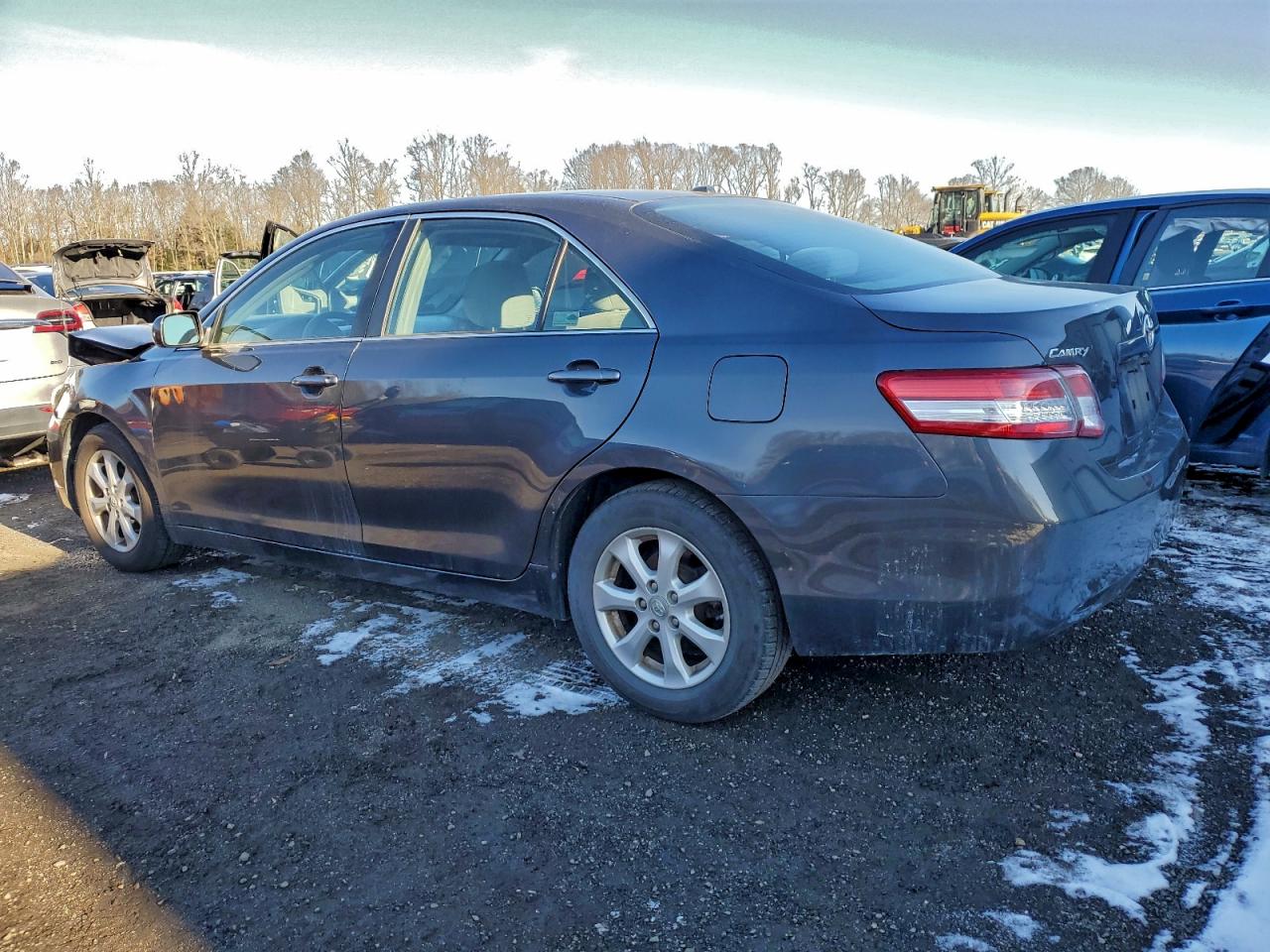 2011 TOYOTA CAMRY BASE photo 2