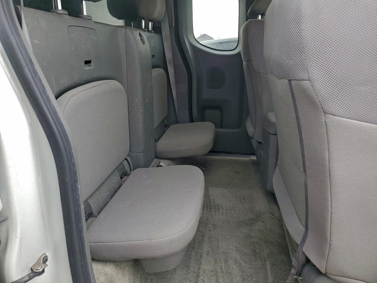 2017 NISSAN FRONTIER S photo 10