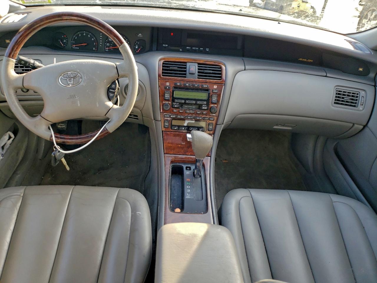 2004 TOYOTA AVALON XL photo 8