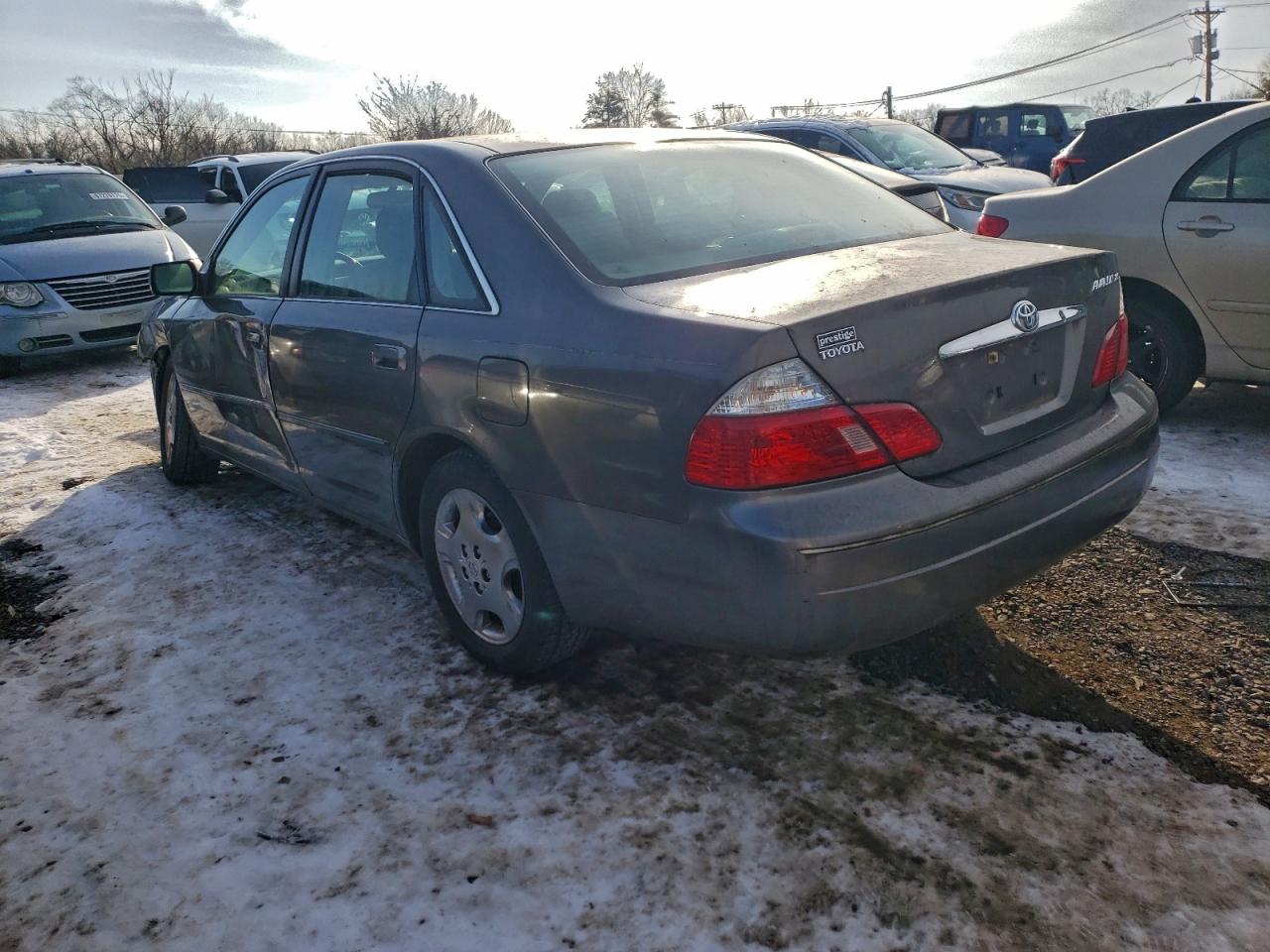 2004 TOYOTA AVALON XL photo 2