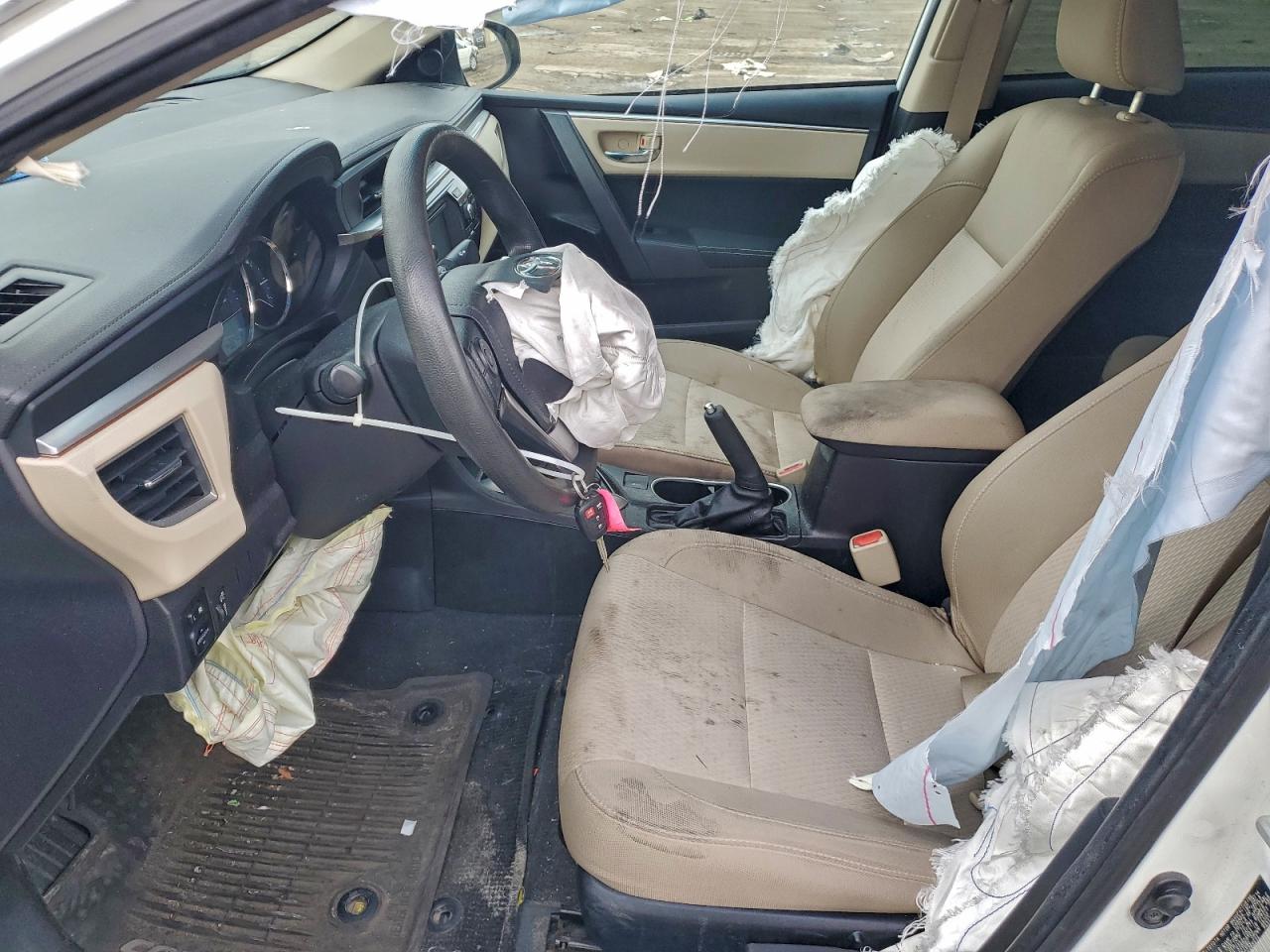 2015 TOYOTA COROLLA L photo 19
