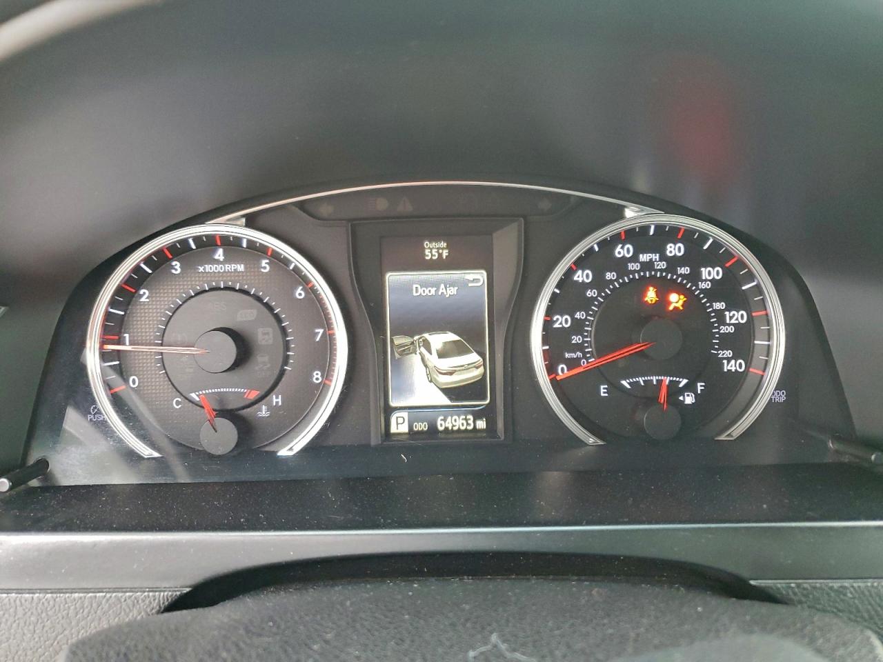 2016 TOYOTA CAMRY LE photo 9