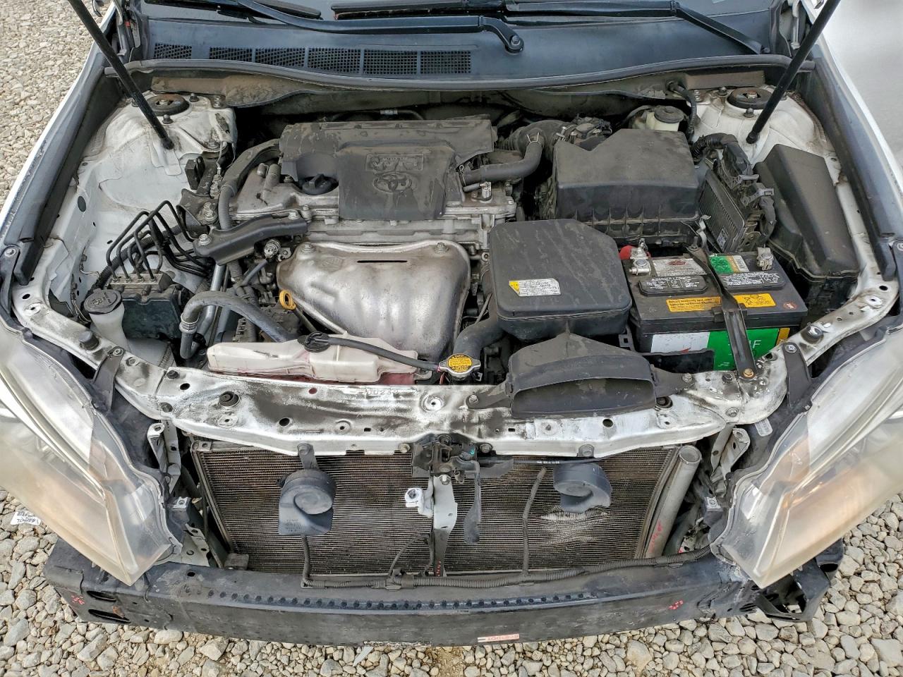 2016 TOYOTA CAMRY LE photo 11