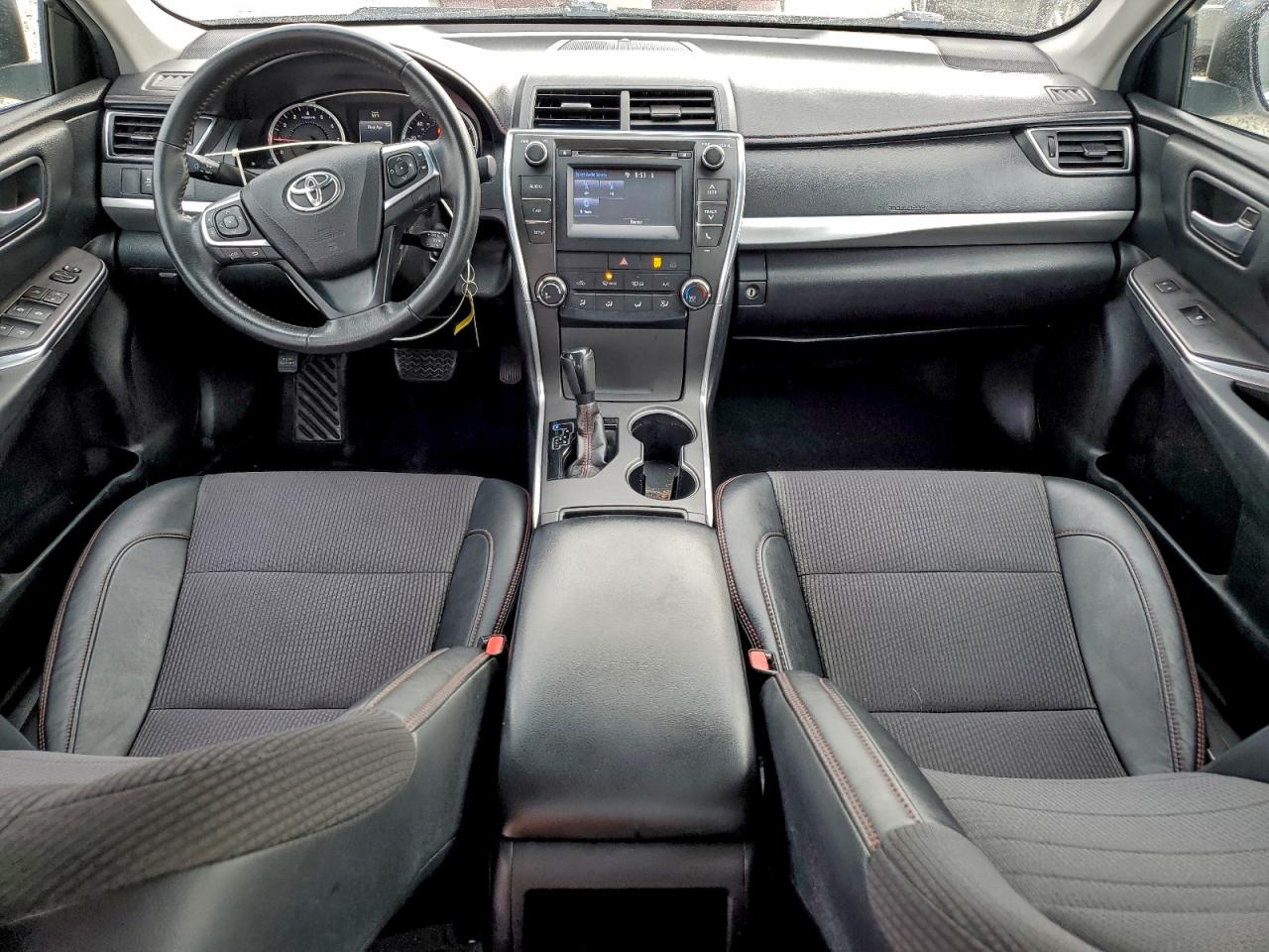 2016 TOYOTA CAMRY LE photo 8
