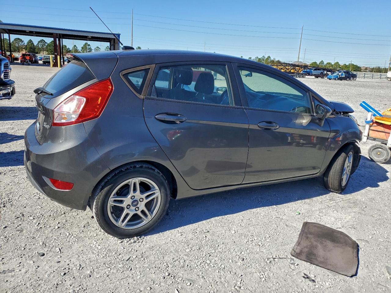 2018 FORD FIESTA SE photo 3