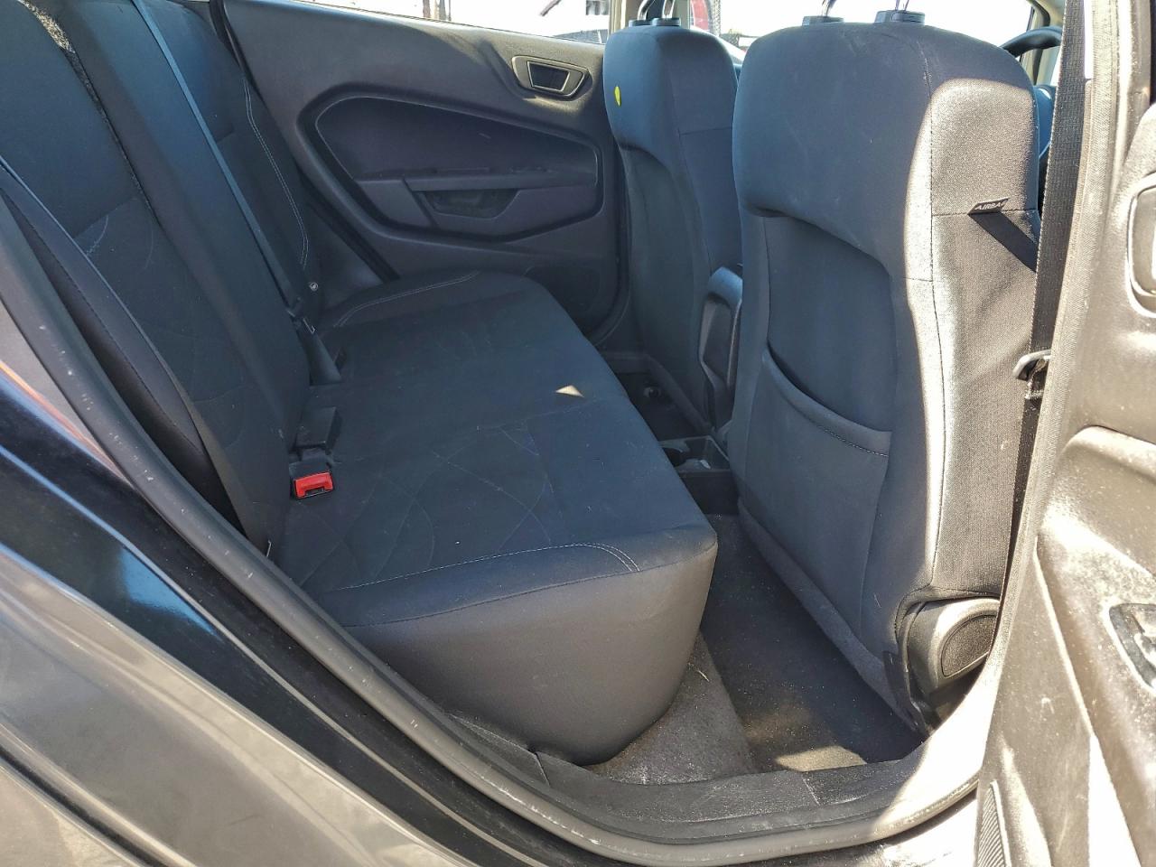 2018 FORD FIESTA SE photo 11