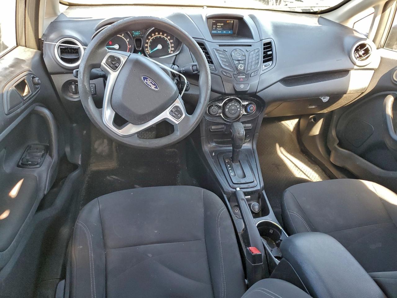 2018 FORD FIESTA SE photo 8