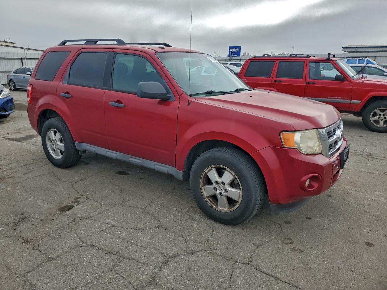 2010 FORD ESCAPE XLT photo 4