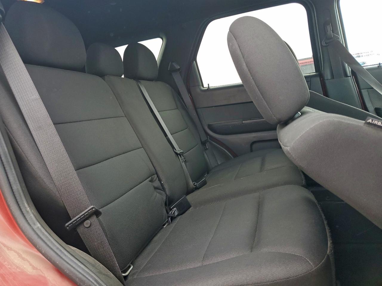 2010 FORD ESCAPE XLT photo 10
