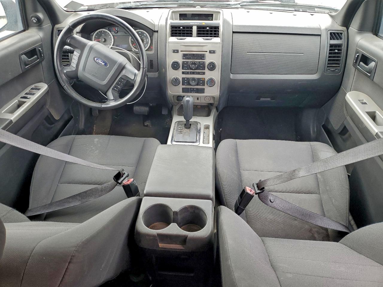 2010 FORD ESCAPE XLT photo 8