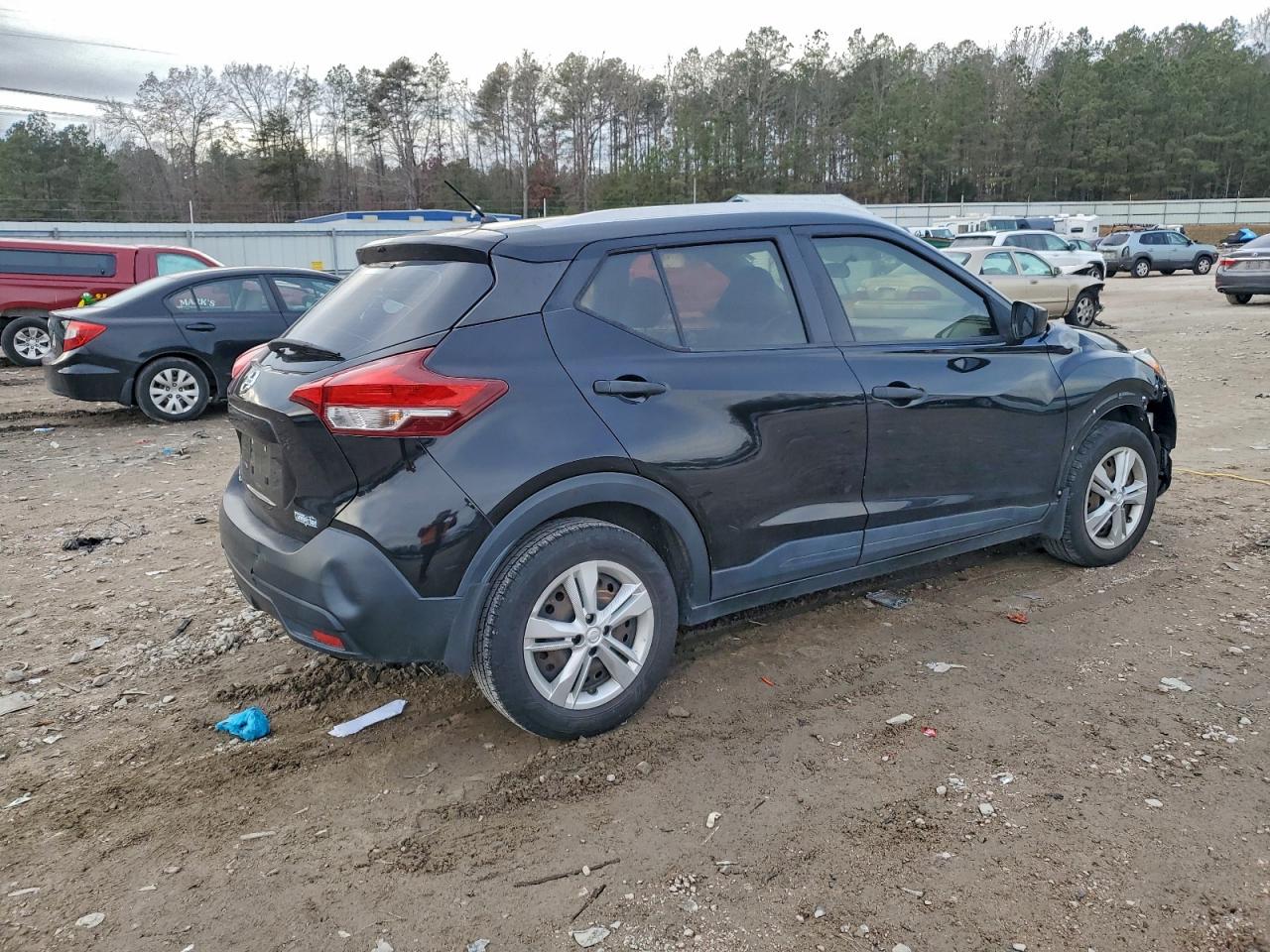 2019 NISSAN KICKS S photo 3