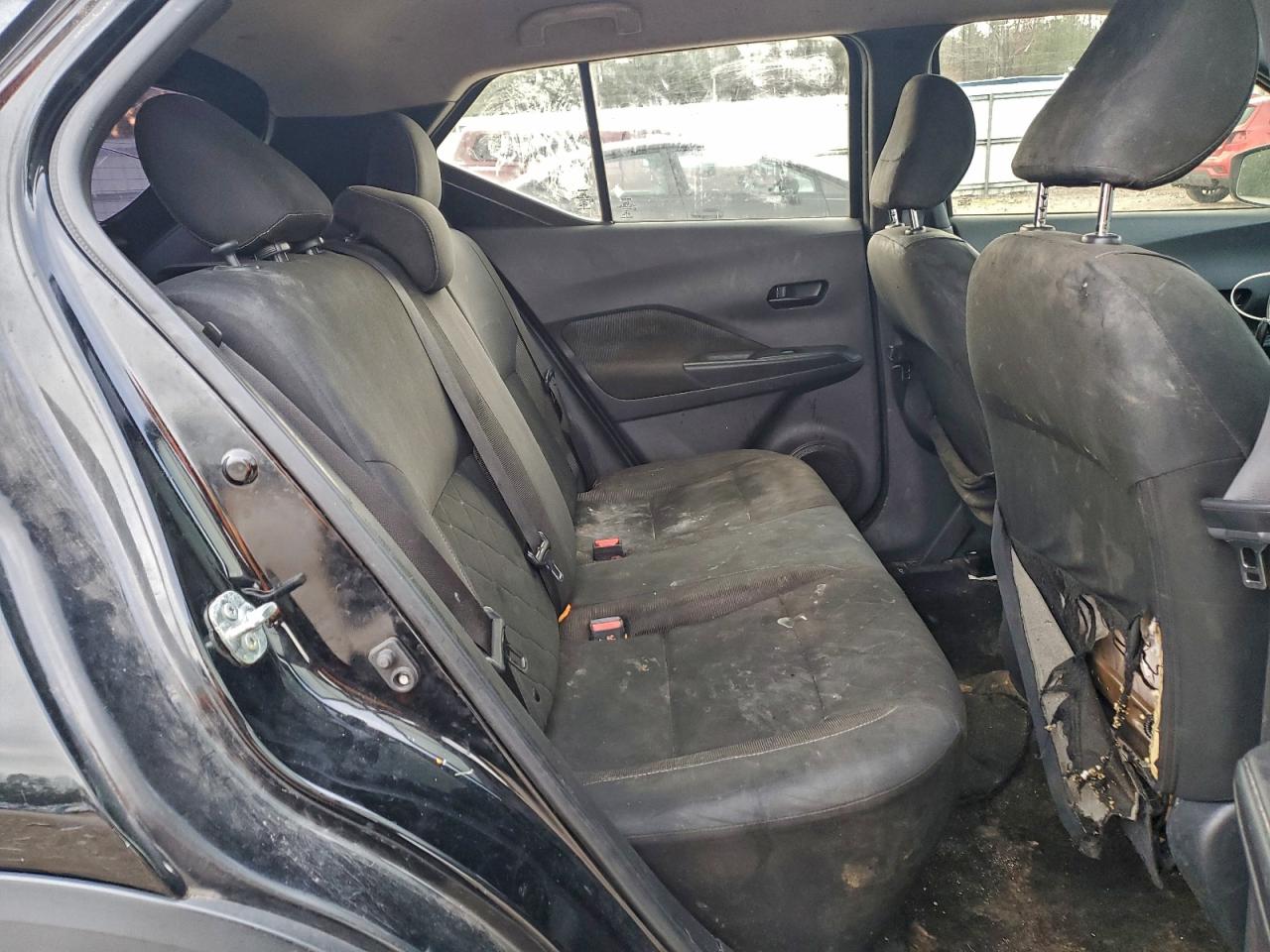 2019 NISSAN KICKS S photo 11