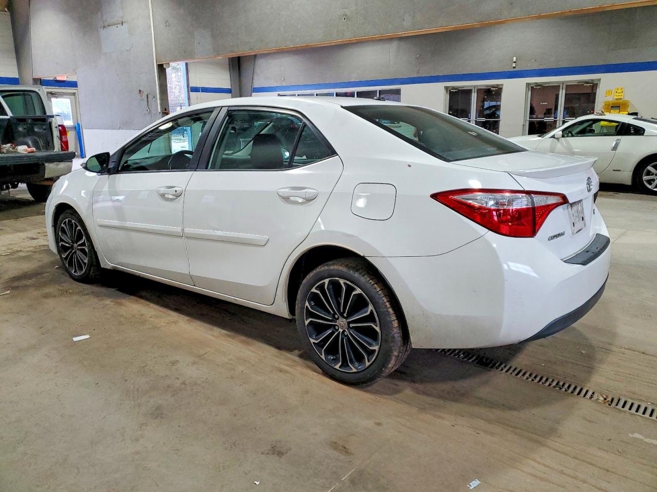 2016 TOYOTA COROLLA L photo 2