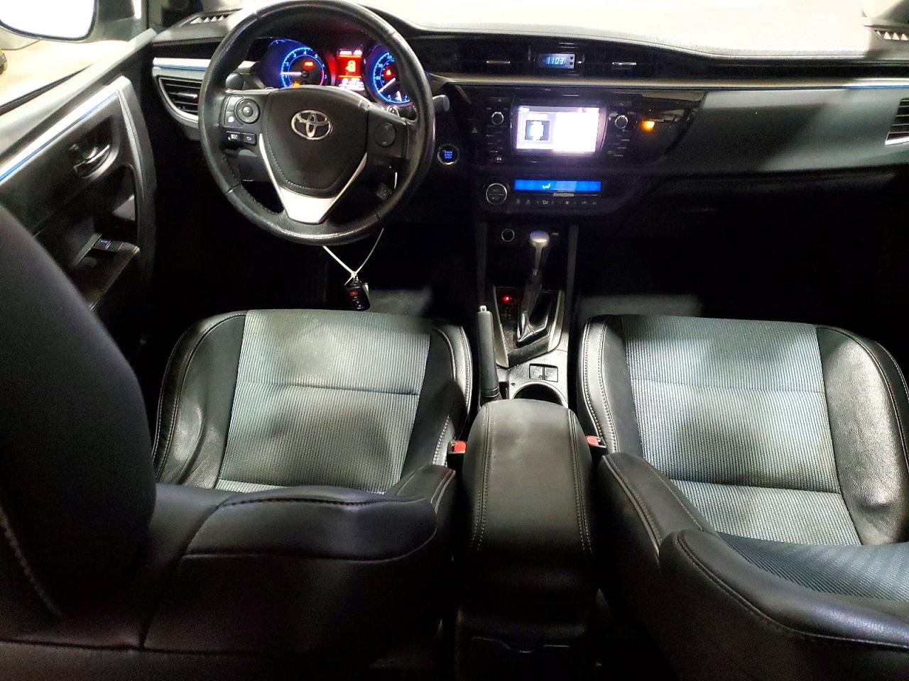2016 TOYOTA COROLLA L photo 8