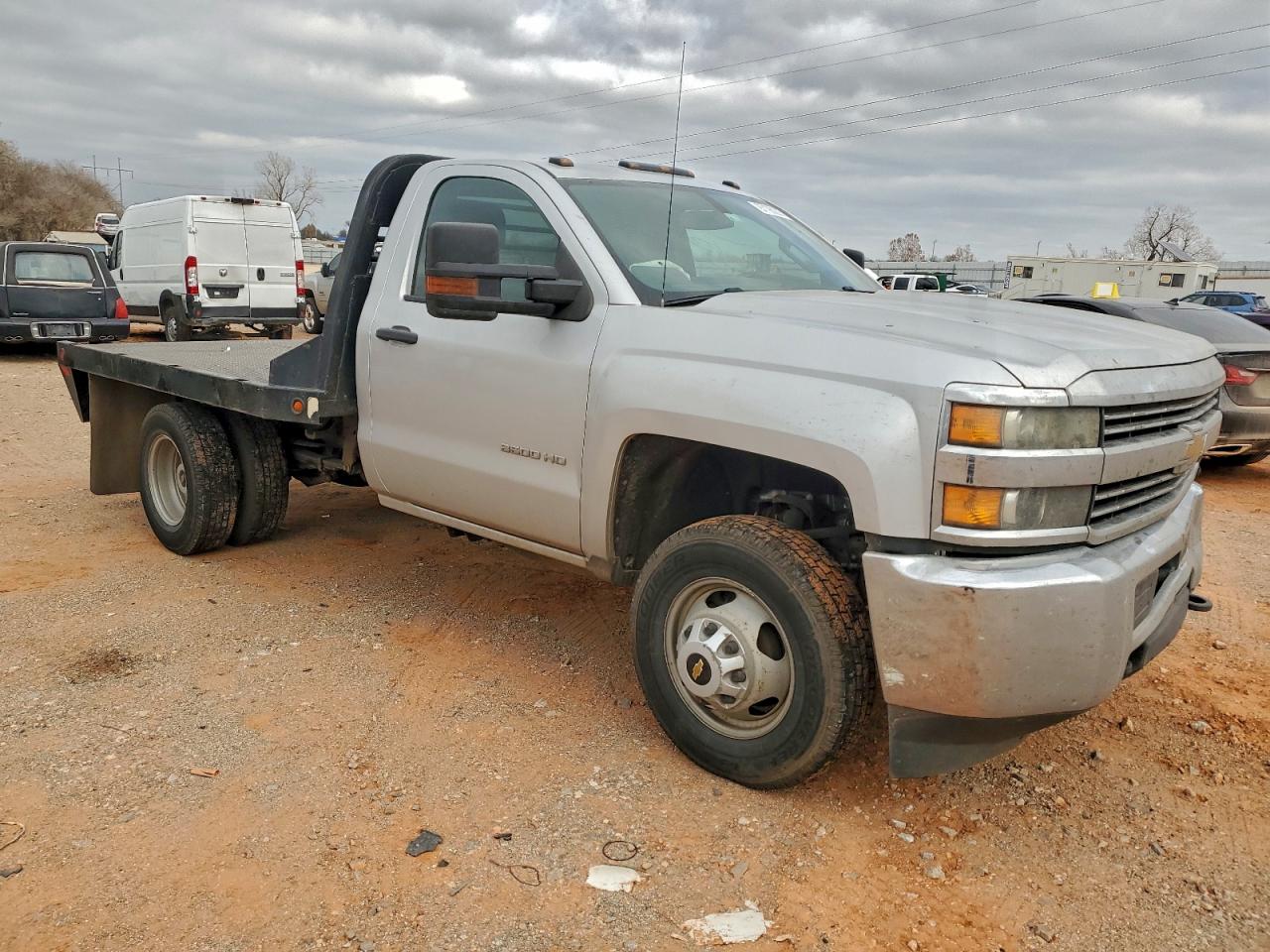 2015 CHEVROLET SILVERADO FLATBED TRUCK photo 4