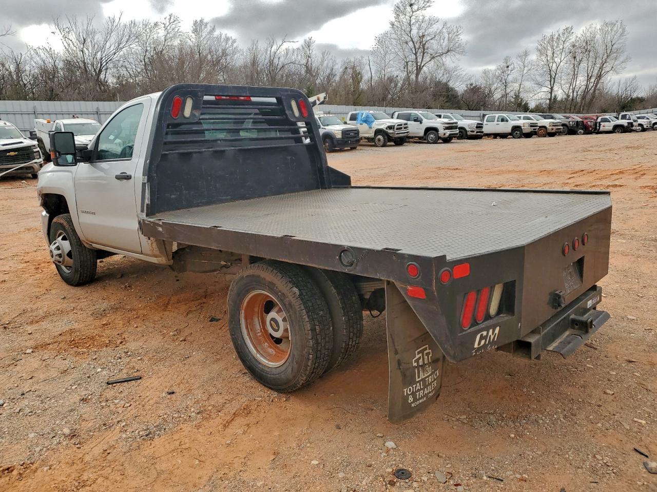 2015 CHEVROLET SILVERADO FLATBED TRUCK photo 2