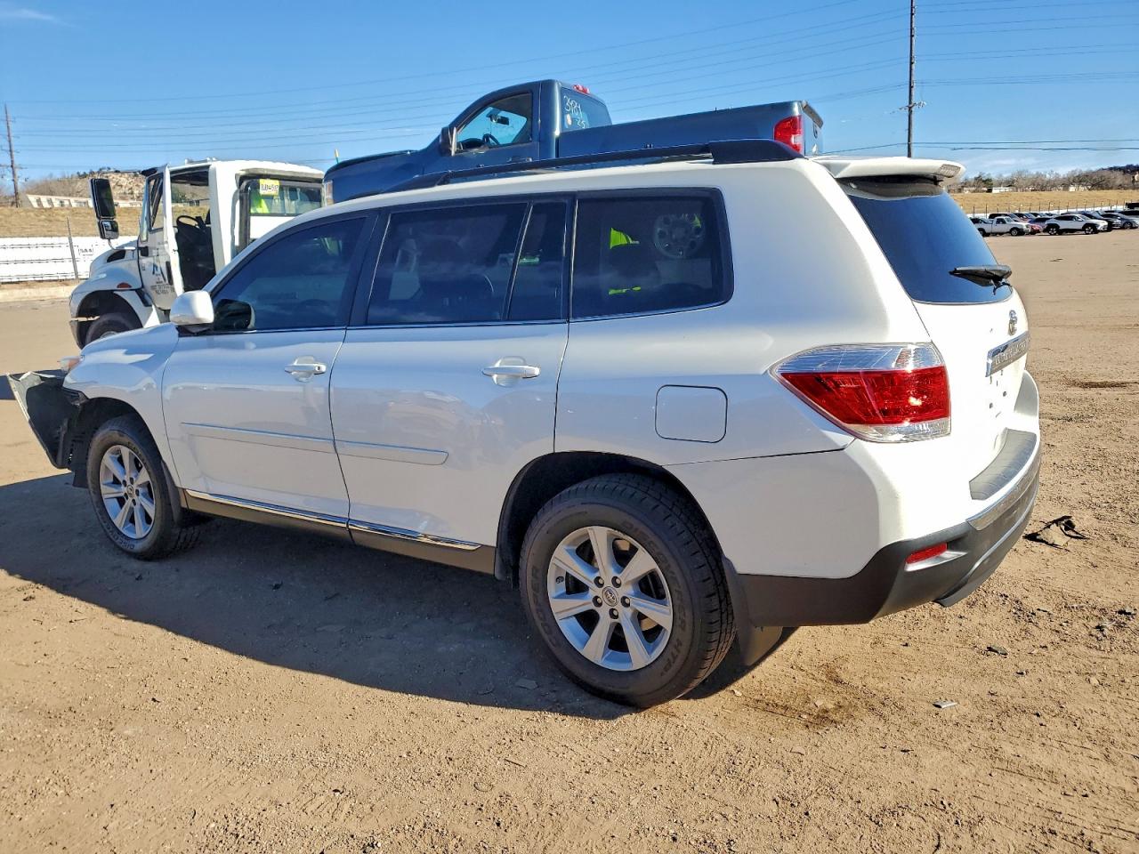 2013 TOYOTA HIGHLANDER BASE photo 2