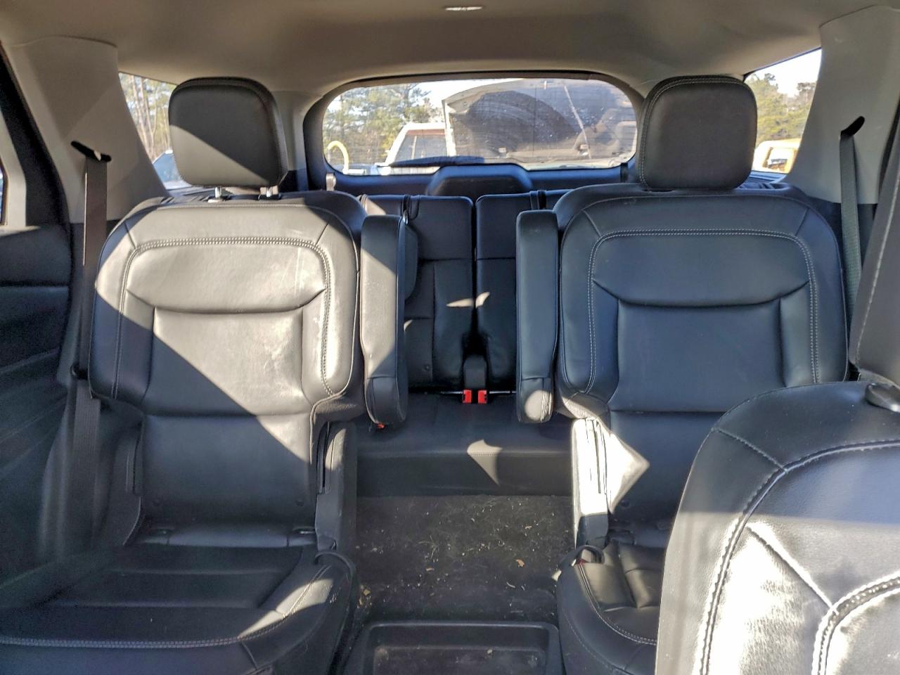 2021 FORD EXPLORER XLT photo 10