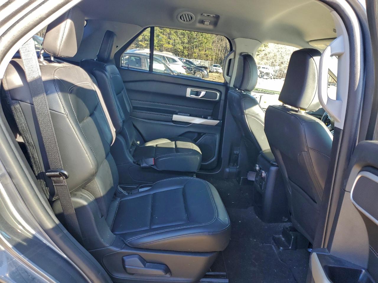2021 FORD EXPLORER XLT photo 11