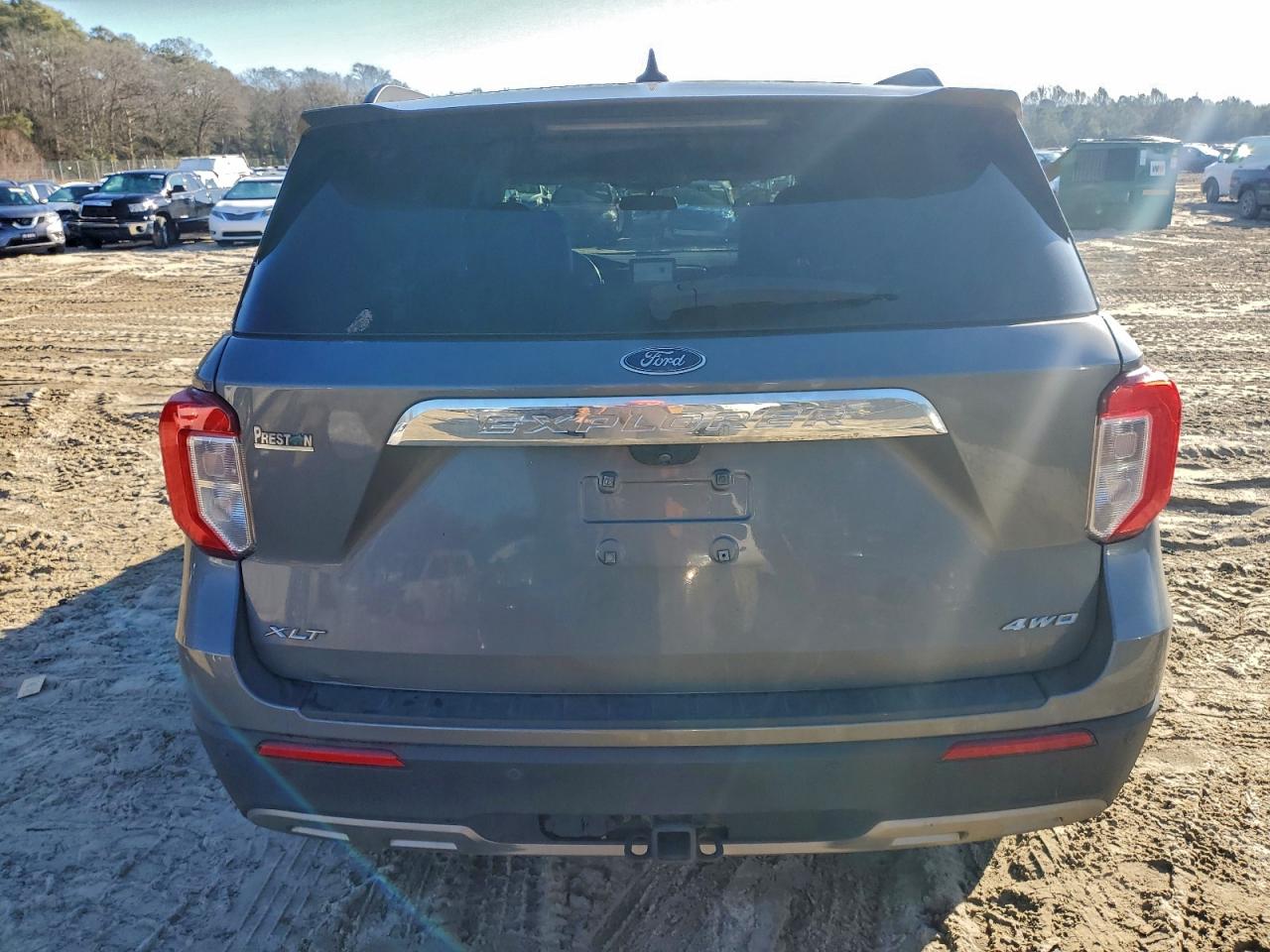 2021 FORD EXPLORER XLT photo 6