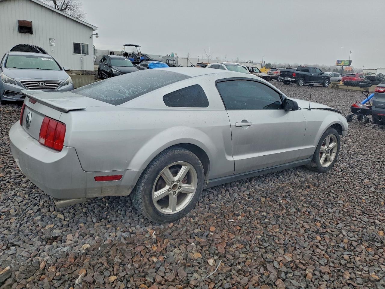 2008 FORD MUSTANG photo 3