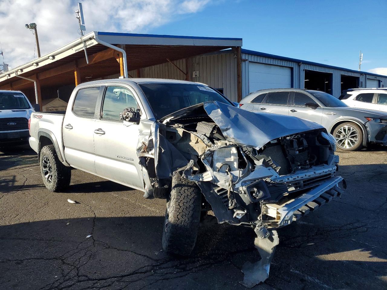 2017 TOYOTA TACOMA DOUBLE CAB photo 4