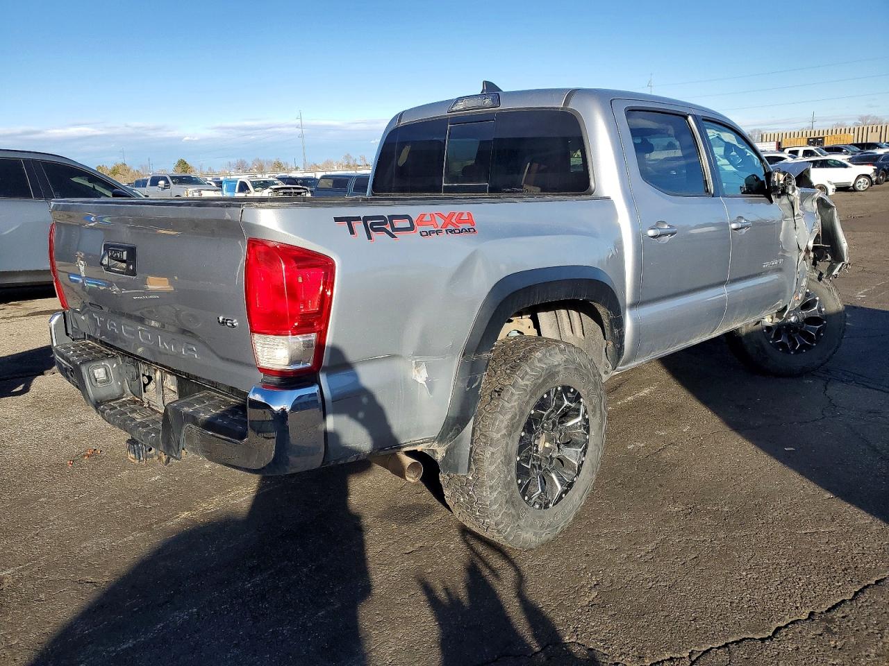 2017 TOYOTA TACOMA DOUBLE CAB photo 3