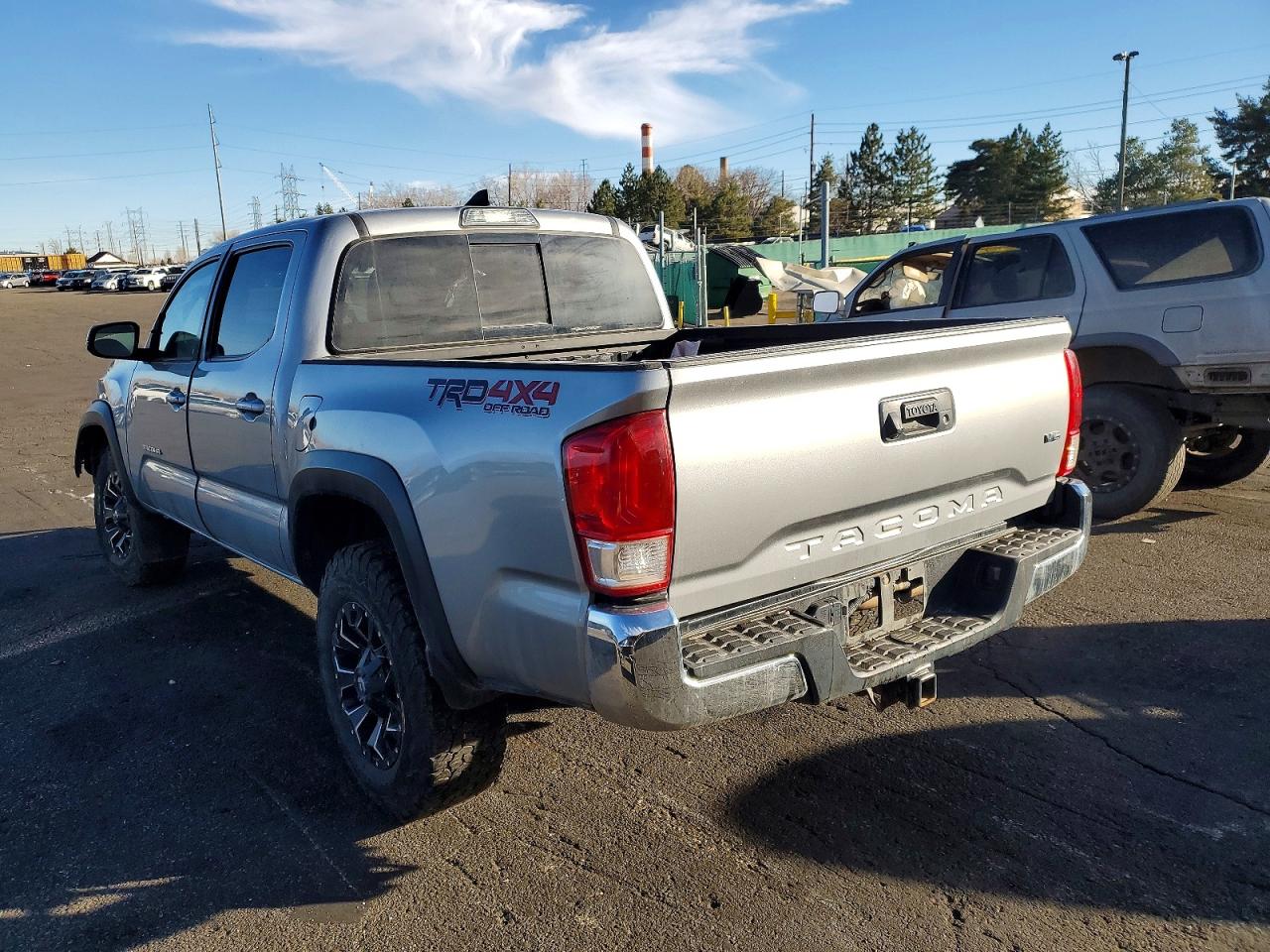 2017 TOYOTA TACOMA DOUBLE CAB photo 2