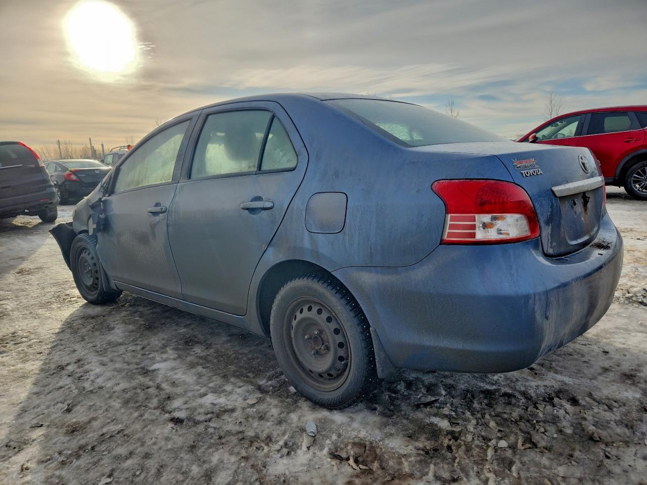 2010 TOYOTA YARIS photo 2
